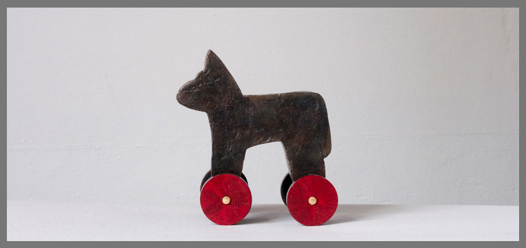 -Plastik Hund